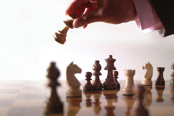 В Индии, начиная с детства, женский род ходит с точками на лбу. Кругом было тихо, как будто все вымерли...